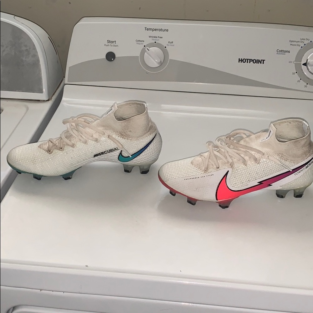 Soccer cleats